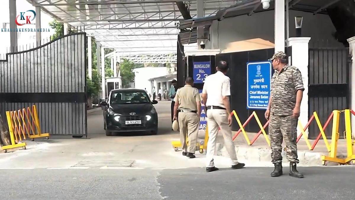 दिल्ली CM रेखा गुप्ता की CRPF सुरक्षा हटी: दिल्ली पुलिस को फिर जिम्मेदारी